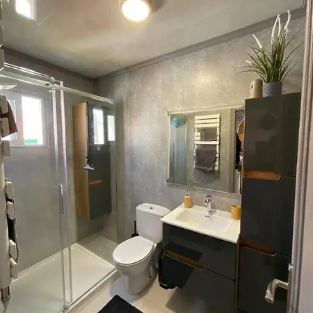 Donna-la Mata -1-bedroom Apartament With Taras شقة تورّيفيِخا